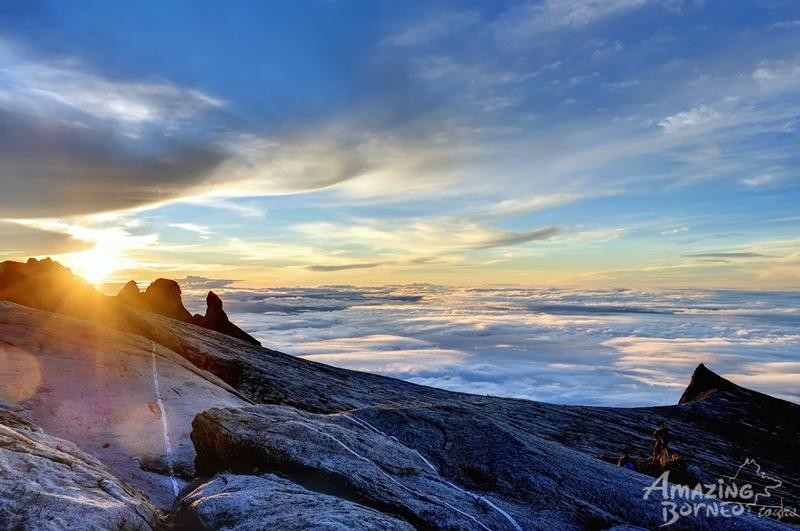 Mount Kinabalu, near Low's Peak, about 4000m. This is sunrise.jpg